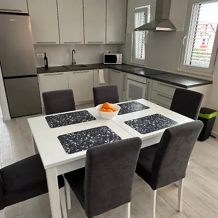 Beachouse Tatijana Сasa de vacaciones Rogoznica (Sibenik-Knin)